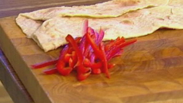 роллы с говядиной, фасолью и сладким перцем