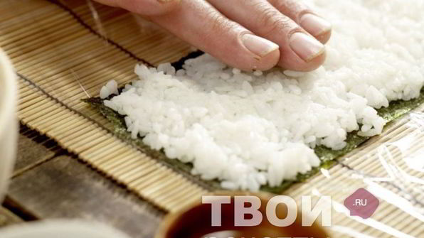 роллы с лососем