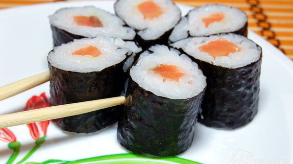 роллы с семгой