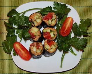 Сыроедческие роллы с семечками и авокадо