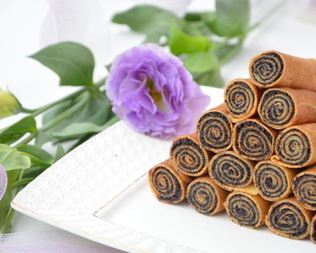 Блинные рулетики с маком