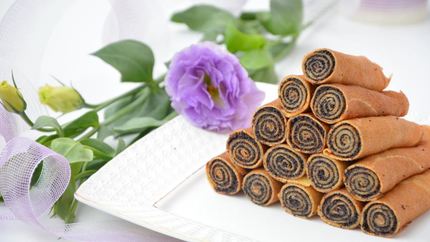 Блинные рулетики с маком
