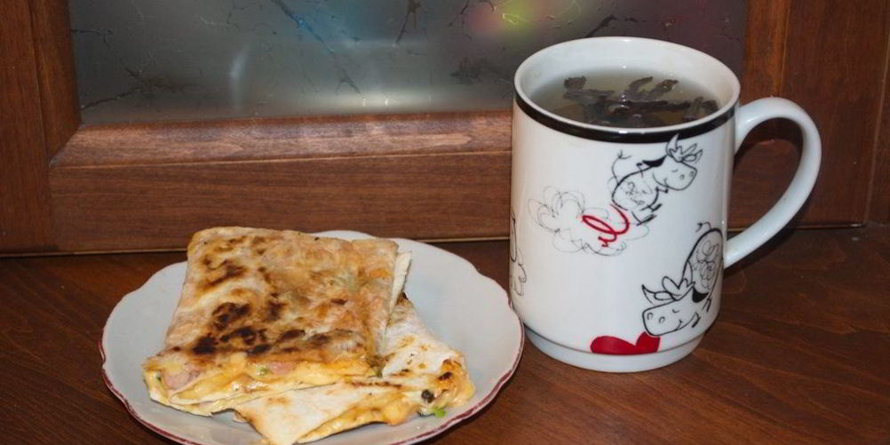 Рецепт горячих рулетиков из лаваша