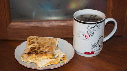 Горячие рулетики из лаваша