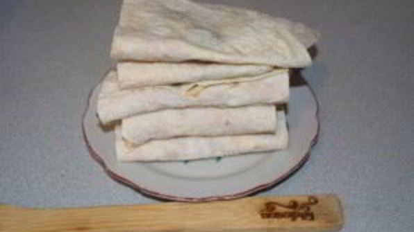 горячие рулетики из лаваша