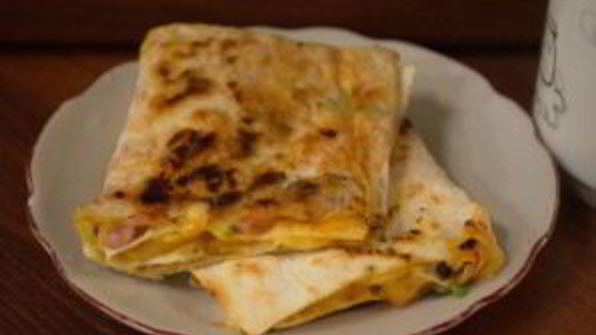 горячие рулетики из лаваша