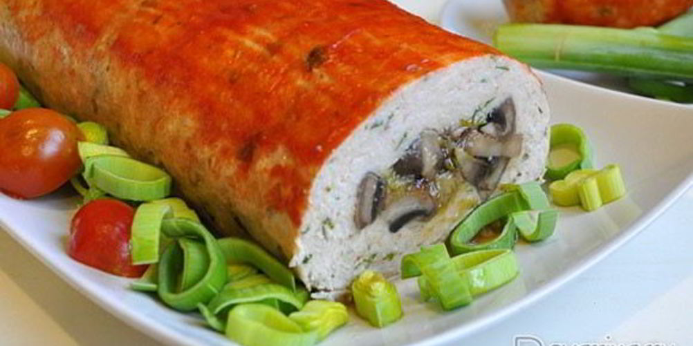 Рецепт куриного рулета с грибами и луком-пореем
