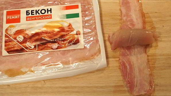 куриные рулетики в беконе