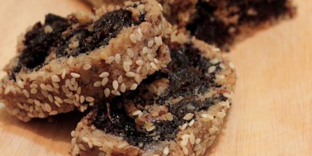 Рецепт макового рулета с орехами и сухофруктами