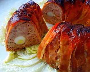 Мясной рулет из свинины с яйцом