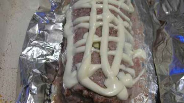 мясной рулет с сыром в фольге