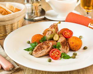 Рубленые рулетики с вялеными томатами