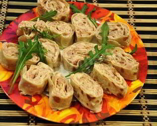 Рулет из лаваша с курицей и грибами
