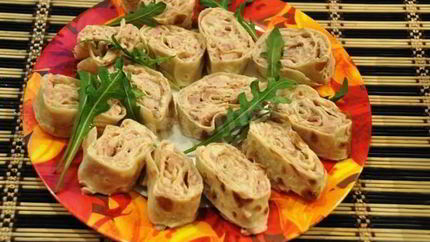 Рулет из лаваша с курицей и грибами