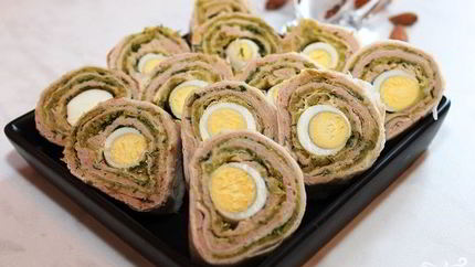 Рулет из лаваша с яйцом