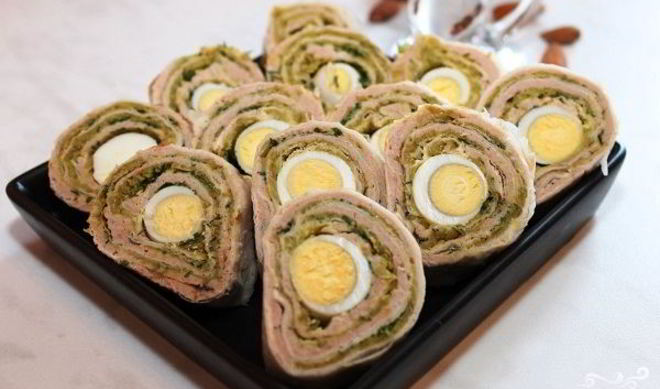 Рулет из лаваша с яйцом