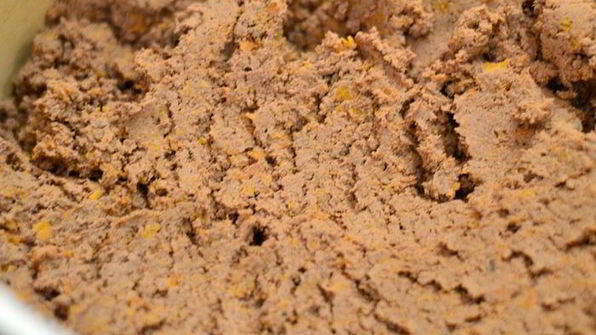 рулет из отварной печени с пикантной сливочной начинкой