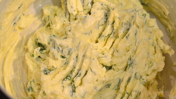 рулет из отварной печени с пикантной сливочной начинкой