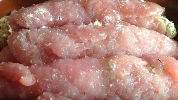 рулеты из индейки с творогом и зеленью