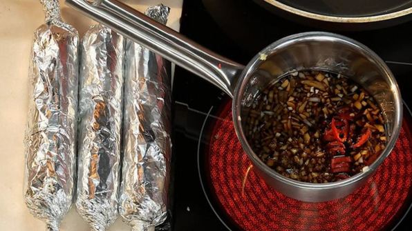 рулеты из свинины с укропным пюре