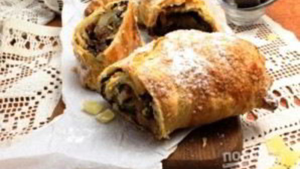 шоколадный рулет из слоеного теста