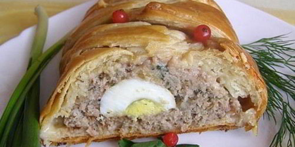 Рецепт сочного мясного рулета с яйцома