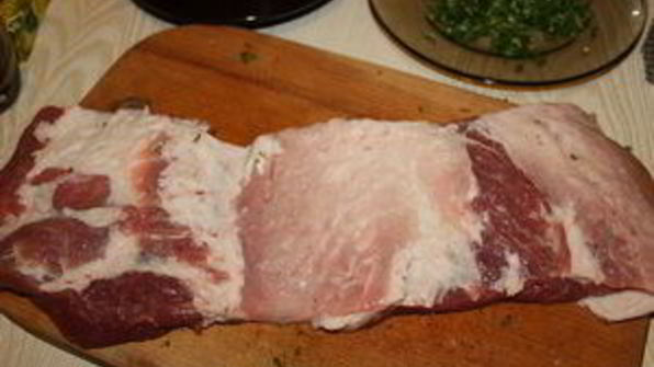 свиной рулет с миндалем