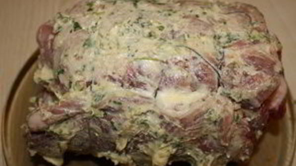 свиной рулет с миндалем