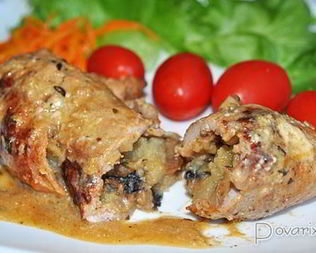 Свиные рулетики с грибами и картошкой