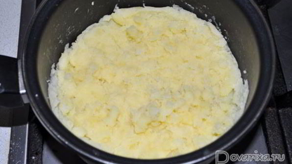 свиные рулетики с грибами и картошкой