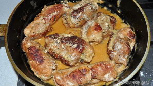 свиные рулетики с грибами и картошкой