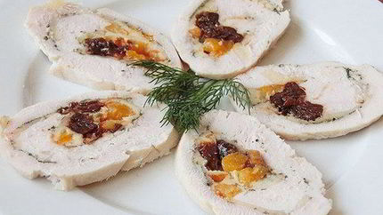 Закусочный куриный рулет с мандаринами