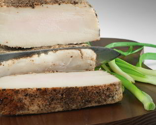 Сало с перцем