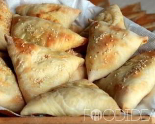 Самса из слоеного теста