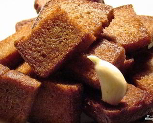 Сухарики с чесноком