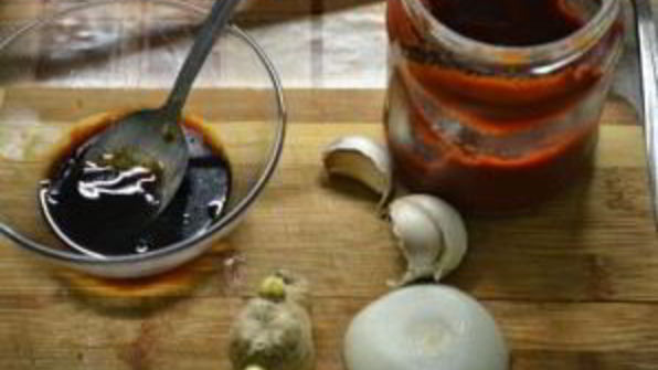 свиные ребрышки с баклажанами