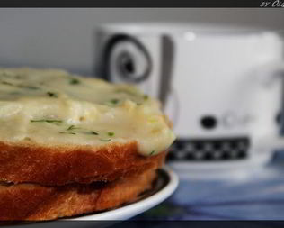 Хрустящие сэндвичи с соусом бешамель