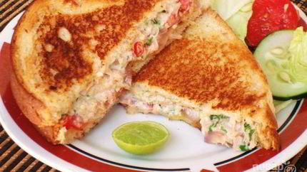 Сэндвич с красной рыбой