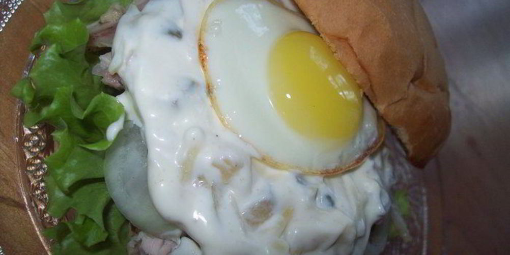 Рецепт сэндвича с курицей, горчицей и перепелиным яйцом