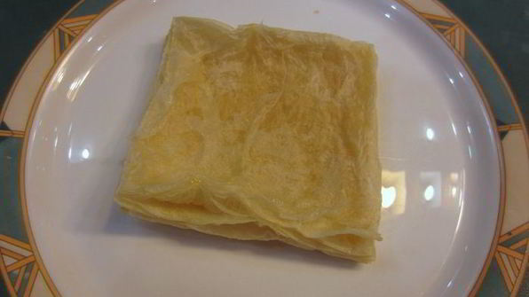 сэндвич с моцареллой, грибами и соусом нисуаз