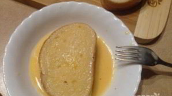 теплый сэндвич с сыром и помидором