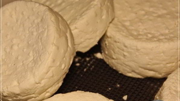 сыр кроттен из молока англо-нубийских коз