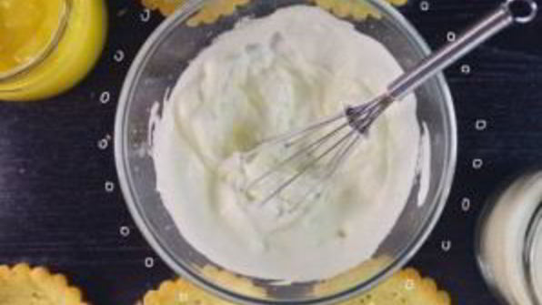 лимонная тарталетка с меренгой