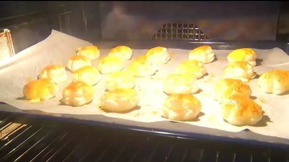 тарталетки с креветками и соусом бешамель