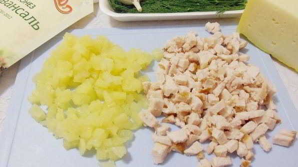 тарталетки с курицей и ананасом