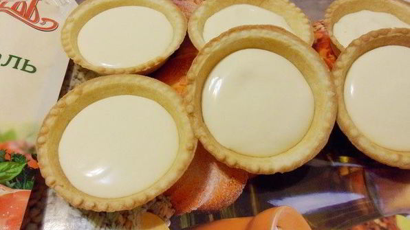 тарталетки с курицей и ананасом