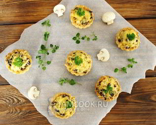 Тарталетки с курицей и грибами