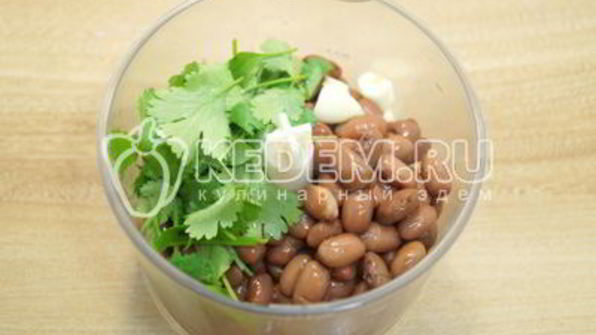 тарталетки с паштетом из фасоли