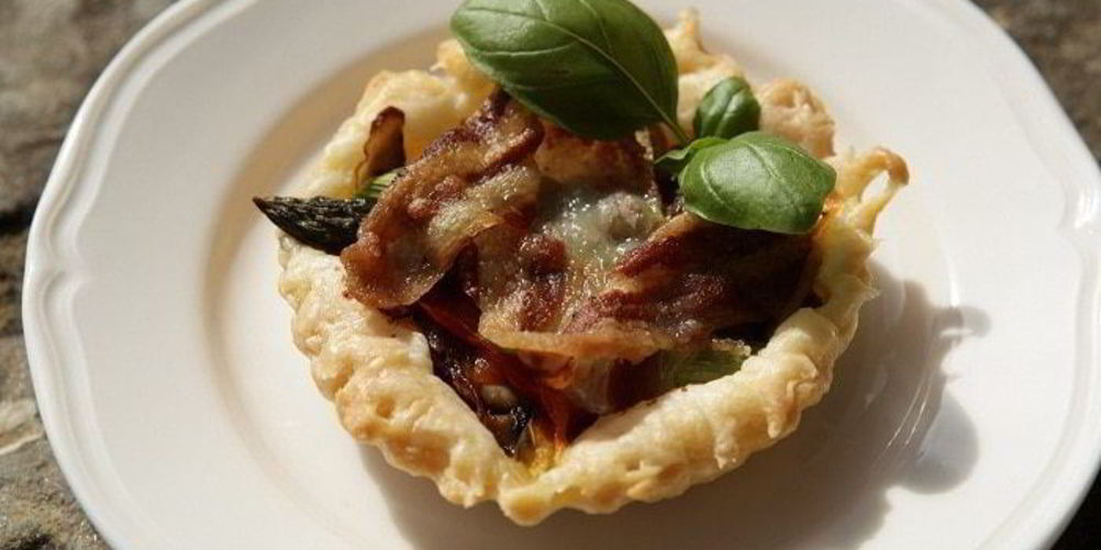 Рецепт тарталеток с шампиньонами, спаржей и сладким перцем