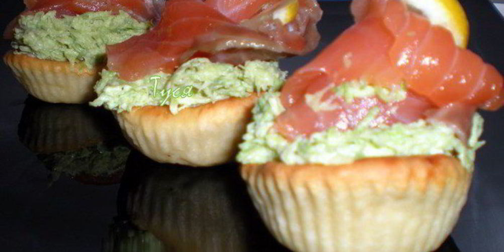 Рецепт закусочных тарталеток с рыбой и авокадо